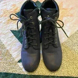 Bella Marie womens size 9 Navy blue high heel boots